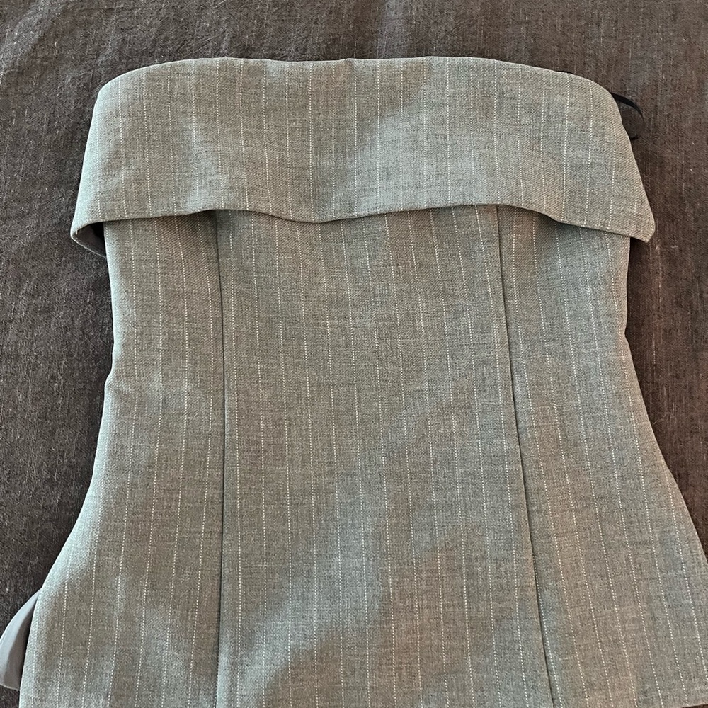 Babaton Gray Strapless Blouse